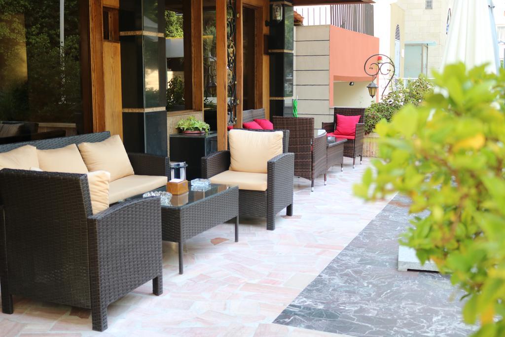 Vista Del Mar Hotel Jounieh Exterior photo